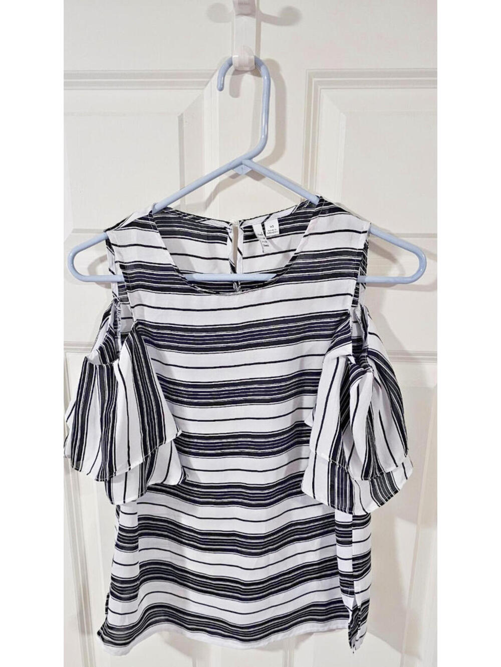 ELLE Women's cold- Shoulder top Black &white striped  Ruffle Sleeve -Size XS